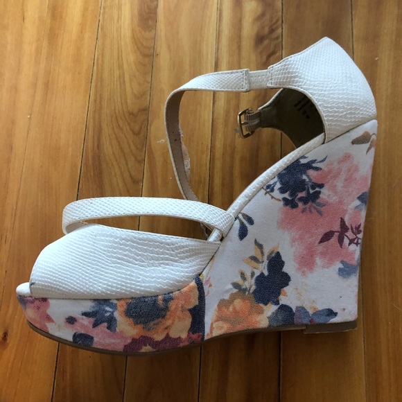 Flower Wedges - Picture 3 of 4